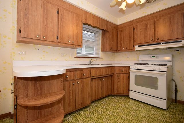7615 W Devon Ave, Chicago, IL 60631 photo 5