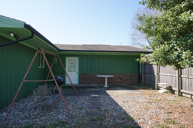 301 Cherokee Dr, Georgetown, IL 61846 photo 3