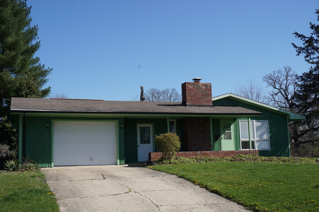 301 Cherokee Dr, Georgetown, IL 61846 photo 1