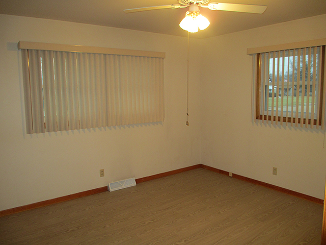 1521 Chambers Ave, Peru, IL 61354 photo 7
