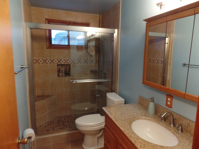 801 Bent St, Elgin, IL 60120 photo 9