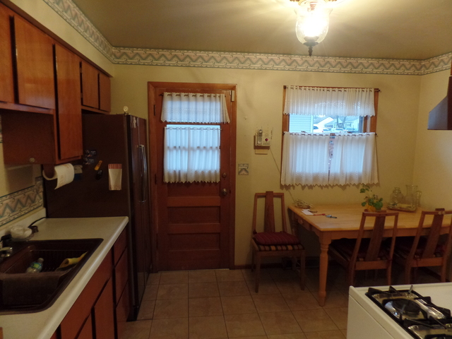 801 Bent St, Elgin, IL 60120 photo 8