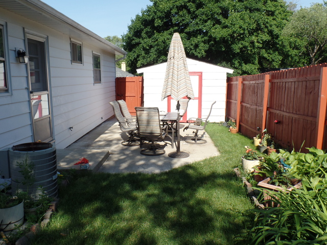 801 Bent St, Elgin, IL 60120 photo 3