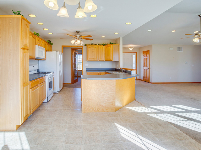 607 Folsom Ct, Sidney, IL 61877 photo 15