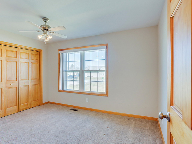 607 Folsom Ct, Sidney, IL 61877 photo 12