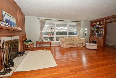 130 E Hillside Rd, Naperville, IL 60540 photo 3