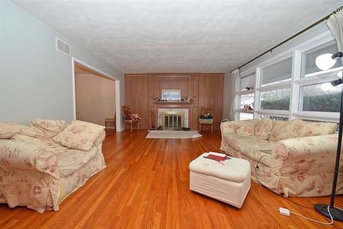 130 E Hillside Rd, Naperville, IL 60540 photo 4