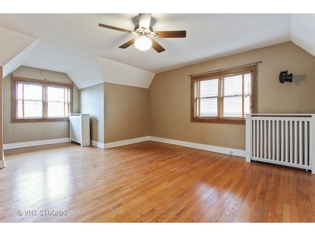 219 E May St, Elmhurst, IL 60126 photo 5
