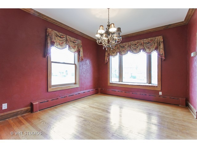 219 E May St, Elmhurst, IL 60126 photo 4