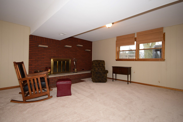 401 Maple Ln, Darien, IL 60561 photo 19