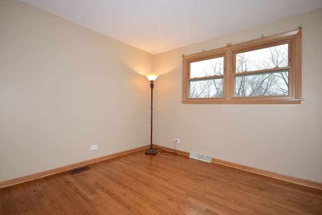 401 Maple Ln, Darien, IL 60561 photo 14