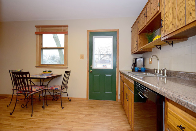 401 Maple Ln, Darien, IL 60561 photo 7