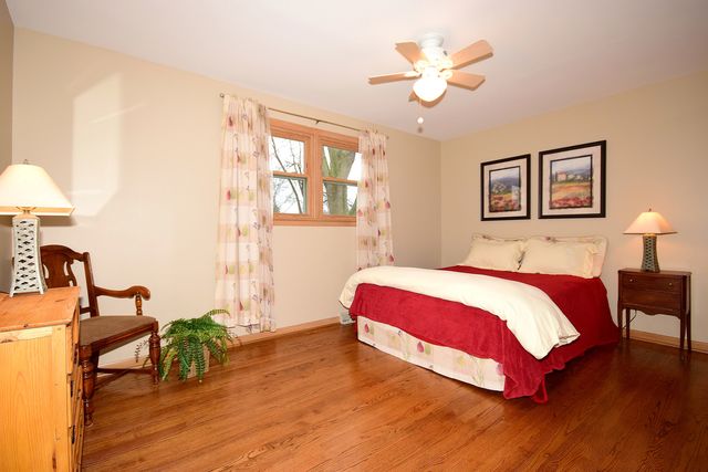 401 Maple Ln, Darien, IL 60561 photo 12