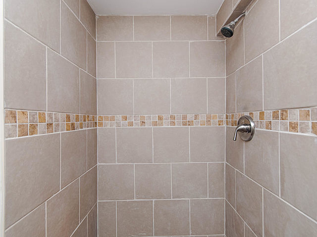 156 E 122nd St, Chicago, IL 60628 photo 7