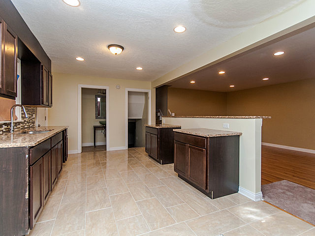 156 E 122nd St, Chicago, IL 60628 photo 3