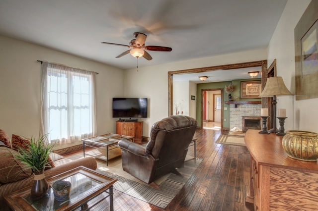 449 Macon St, Bement, IL 61813 photo 7