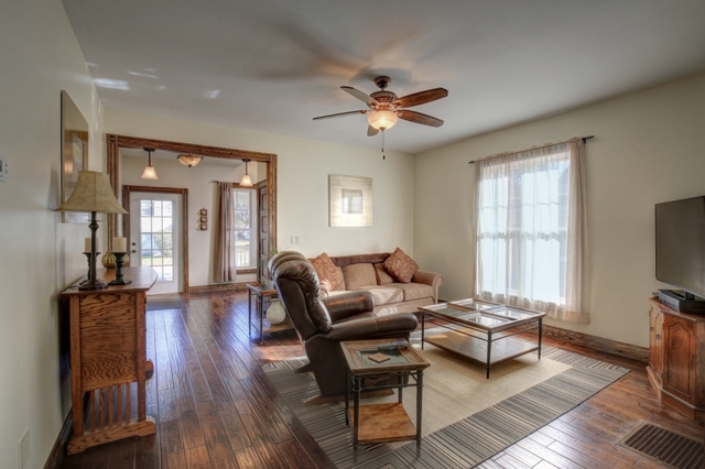 449 Macon St, Bement, IL 61813 photo 6