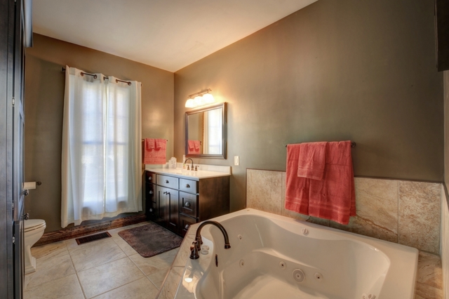 449 Macon St, Bement, IL 61813 photo 10