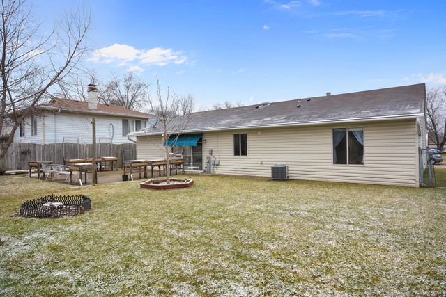 66 Joslyn Dr, Elgin, IL 60120 photo 10