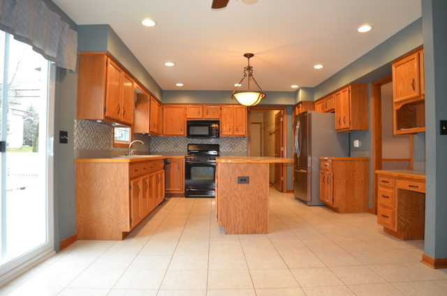 1 Cebula Ct, Bolingbrook, IL 60440 photo 3