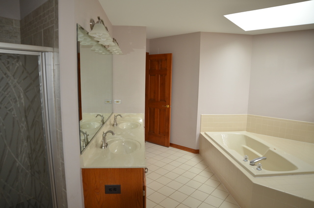 1 Cebula Ct, Bolingbrook, IL 60440 photo 9