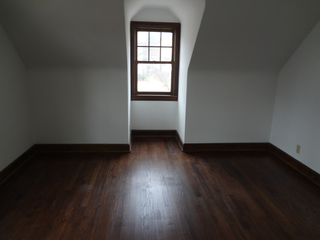 433 Illinois Ave, Elgin, IL 60120 photo 3