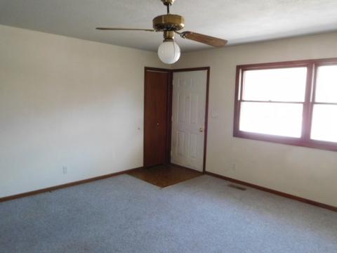 433 N Piatt St, Bement, IL 61813 photo 5