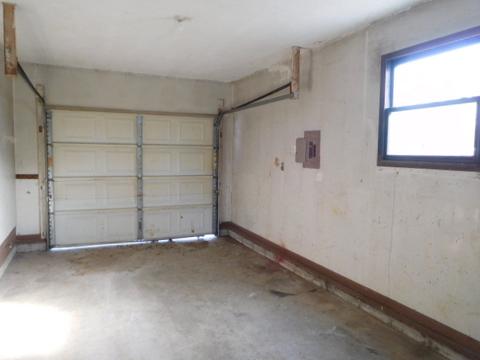 433 N Piatt St, Bement, IL 61813 photo 2