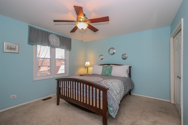 1410 Meyer Rd, Hoffman Estates, IL 60169 photo 11