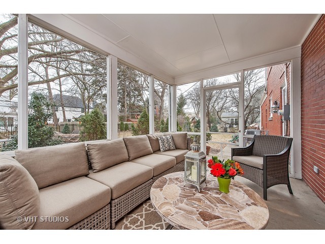 9537 Springfield Ave, Evanston, IL 60203 photo 6