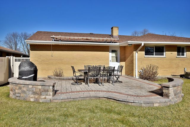 281 Ambleside Rd, Des Plaines, IL 60016 photo 19