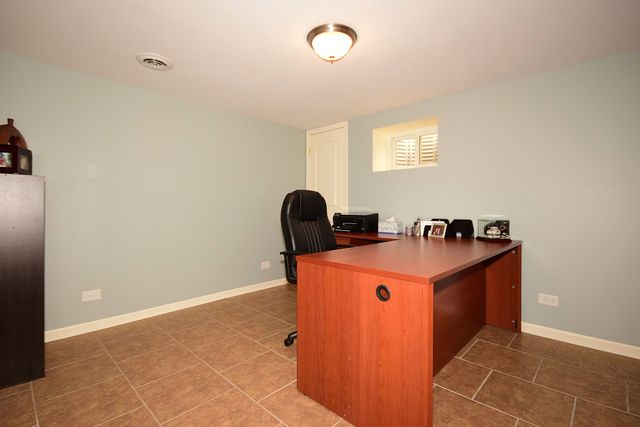 281 Ambleside Rd, Des Plaines, IL 60016 photo 16