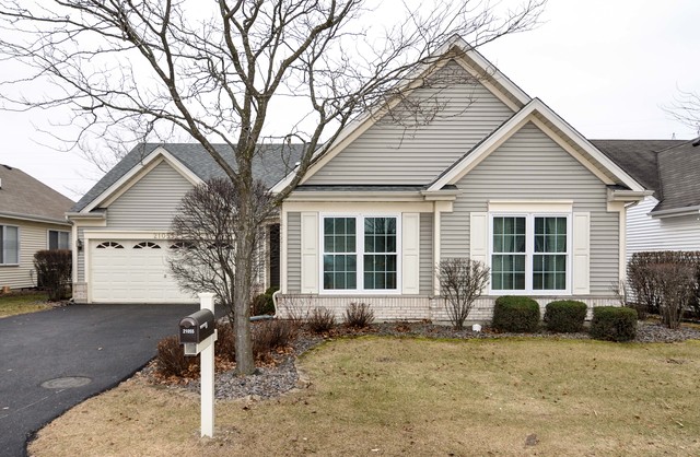 21055 W Walnut Dr, Plainfield, IL 60544 photo 1