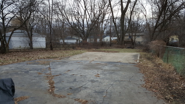 15400 Maple Ln, Markham, IL 60428 photo 3