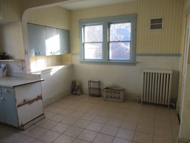 801 Brook St, Elgin, IL 60120 photo 8