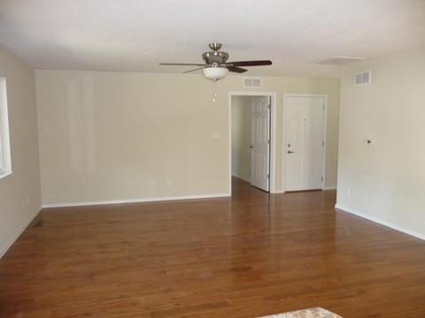 1415 Rose Dr, Champaign, IL 61821 photo 2