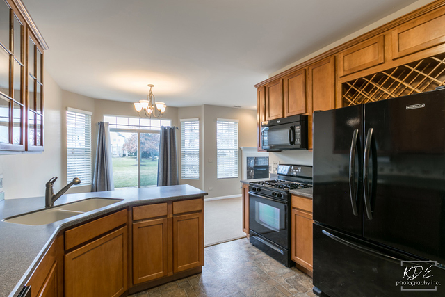 24349 Leski Ln, Plainfield, IL 60585 photo 6