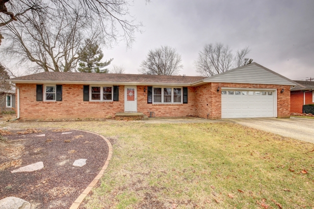 1207 Theodore Dr, Champaign, IL 61821 photo 1