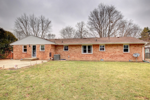 1207 Theodore Dr, Champaign, IL 61821 photo 23