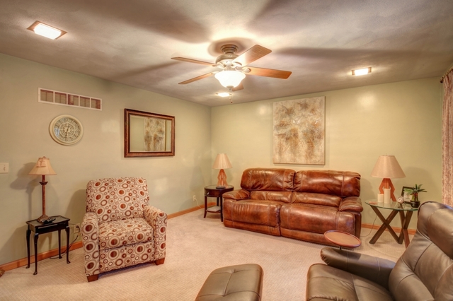 1207 Theodore Dr, Champaign, IL 61821 photo 8