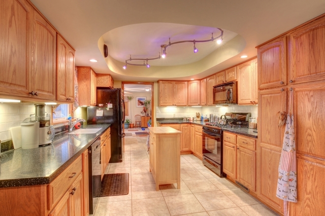 1207 Theodore Dr, Champaign, IL 61821 photo 4