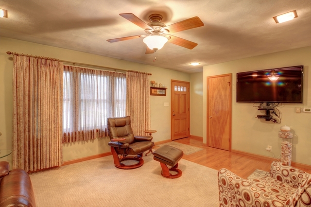 1207 Theodore Dr, Champaign, IL 61821 photo 7