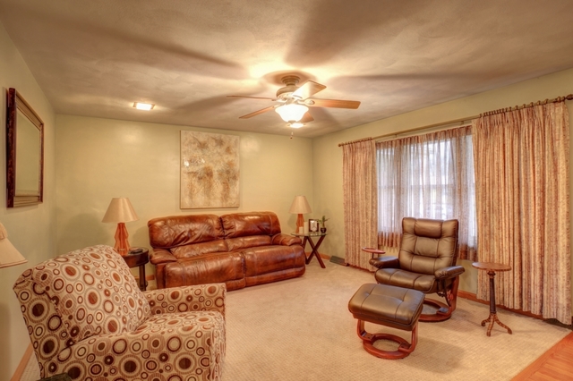 1207 Theodore Dr, Champaign, IL 61821 photo 6