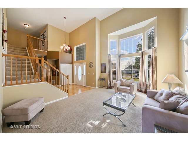 24536 Champion Dr, Plainfield, IL 60585 photo 2