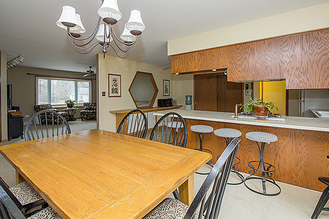 15402 S Michael Dr, Plainfield, IL 60544 photo 2