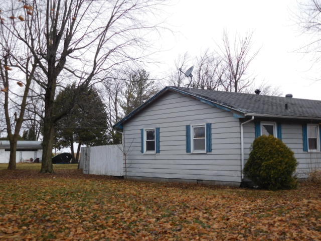 507 N John St, Fithian, IL 61844 photo 2