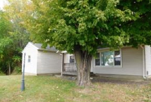122 N Main St, Riverton, IL 62561 photo 1