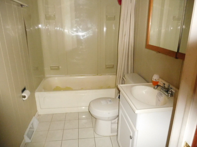 122 N Main St, Riverton, IL 62561 photo 8