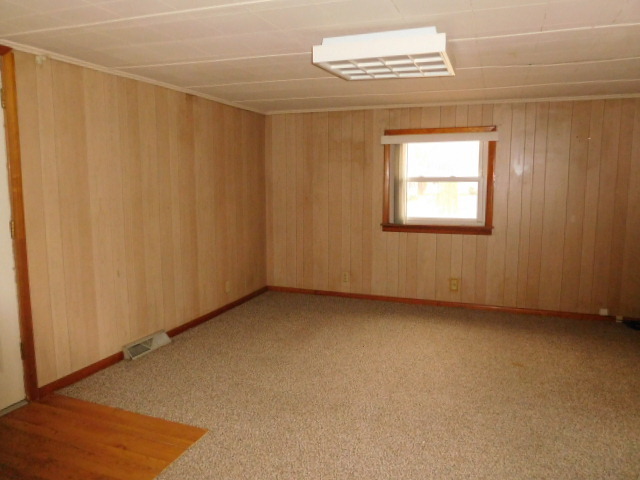 122 N Main St, Riverton, IL 62561 photo 6