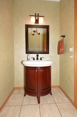 10505 Sharon Ln, Mokena, IL 60448 photo 8